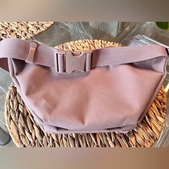 Herschel Pop Quiz Hip bag Ash Rose - Picture 4 of 4